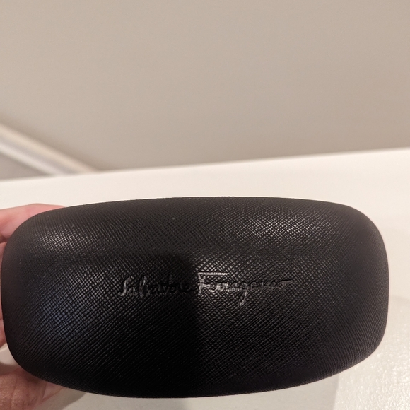 🕶️ Salvatore Ferragamo Sunglass - Picture 6 of 7